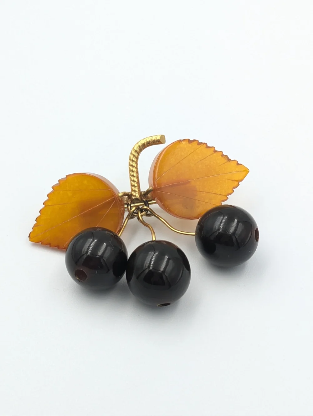 Vintage Baltic Amber Cherry Brooch - Gold Plated Brass Frame, USSR 1980s - Picture 4 of 9